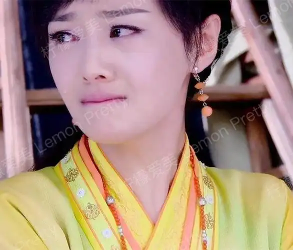 郑爽一直被吐槽演技不好.但她的古装哭戏里,眼睛还是挺有戏的.