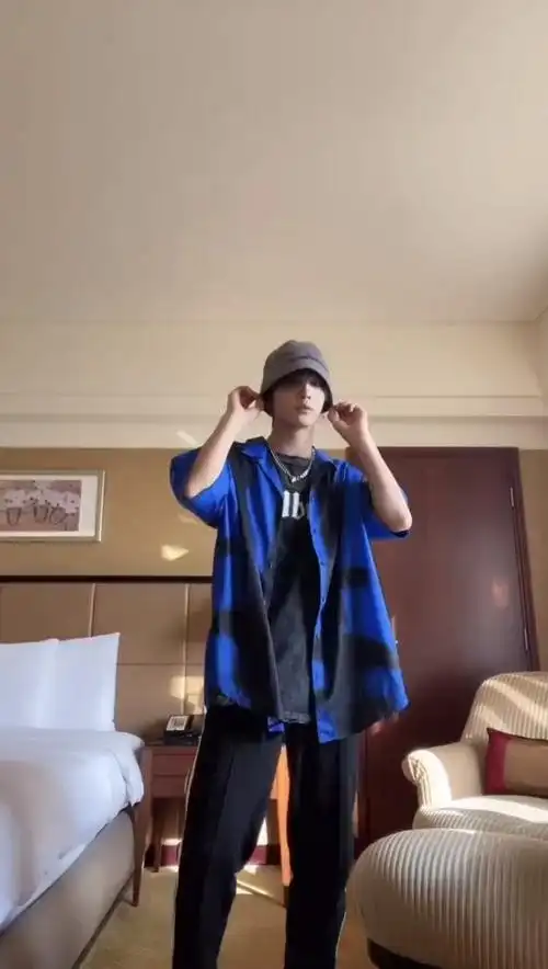 王一博抖肩舞#王一博同款抖肩舞,有喜欢的吗?