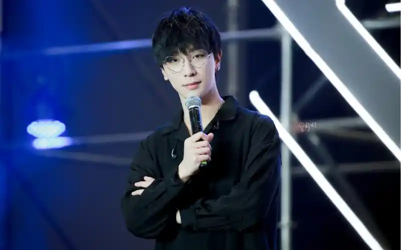 景向谁依最迷人的妹就喜欢我景唱这种撩人的歌儿苏