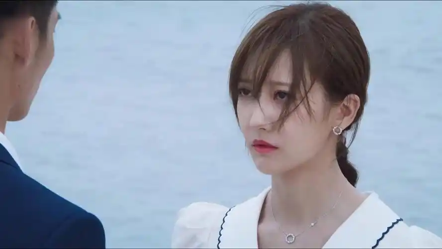 活动  历腾 阮念初因为一枚硬币和一个女人分手了.