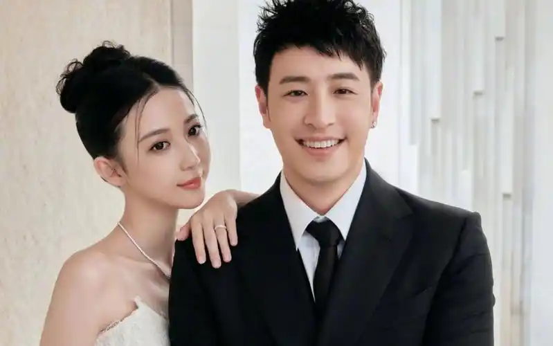 天王潘玮柏和妻子宣云在巴厘岛补办婚礼.网友直呼,豪华阵容