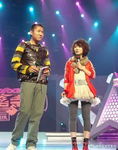 她16岁开始恋爱,32岁正式领证,《超女》黄雅莉自述初恋情史