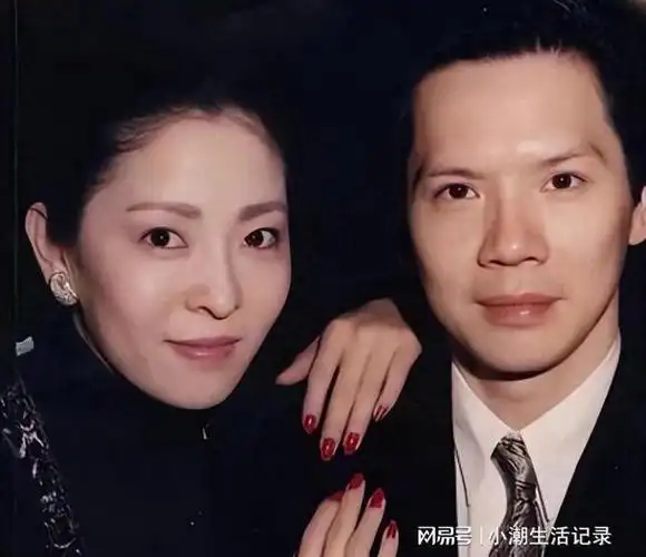 差点被亲妈卖到舞厅,和向华强对上眼,今身价千亿|向太|丁佩|关之琳