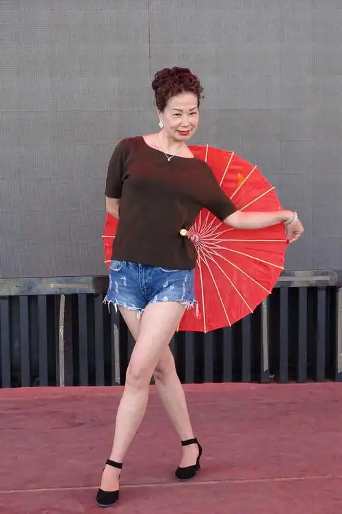 黄兴公园老年模特旗袍秀掠影 - 美篇