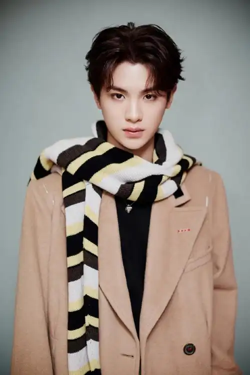 黄明昊超话·#黄明昊你好星期六#偶像剧男主or葬爱冷少,@jjjustin0219