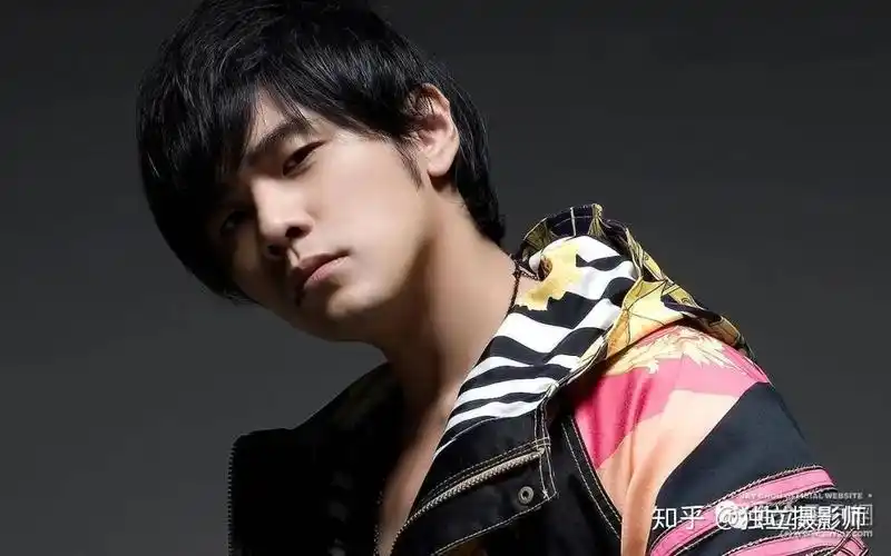 周杰伦出道20周年 写真合集 - 知乎