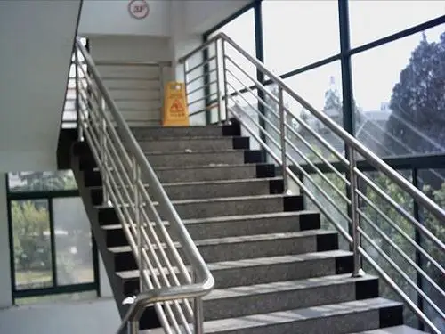 不锈钢楼梯