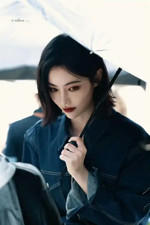 14 |@许佳琪kiki上班胡列"辣"的牛仔穿搭～0174外套 | calvin