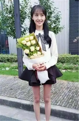 郑爽上脱口秀大会颜值遭嘲鼻子苹果肌抢镜法令纹像老婆婆