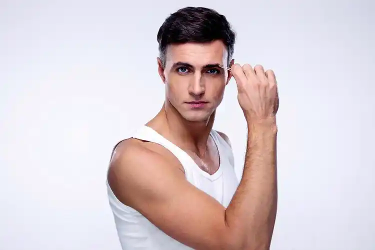 帅气英俊短发男人