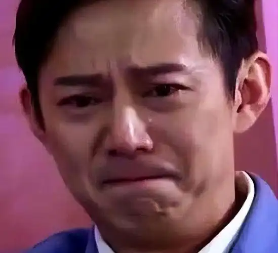 "老好人"何炅五十岁无妻无子,节目停播后逐渐淡出,现状咋样?