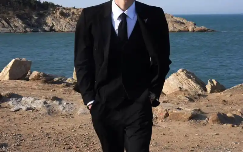 没有人能抗拒穿西装的男人