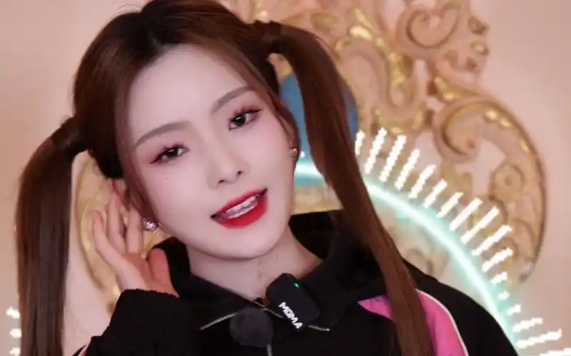 陈卓璇清唱天窗转场「超燃美食记」预告