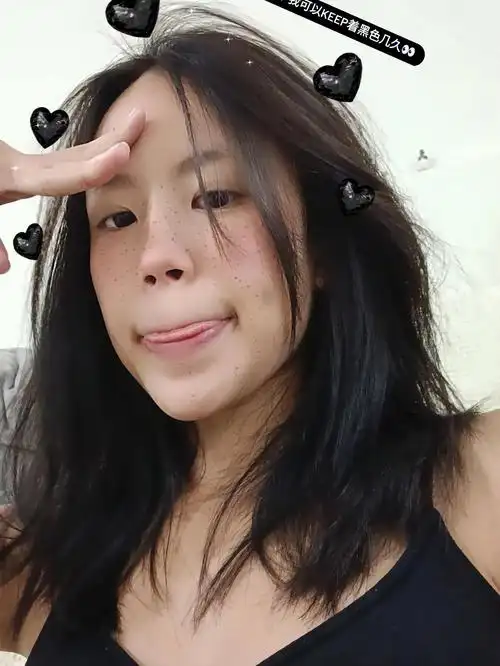 由于想要烫拉美卷但是无奈漂过的头发不能烫,只好把头发染深重新养发!