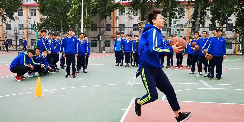 走进外中体育课,让你羡慕嫉妒恨