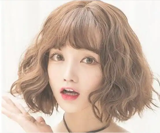 蛋卷烫短发