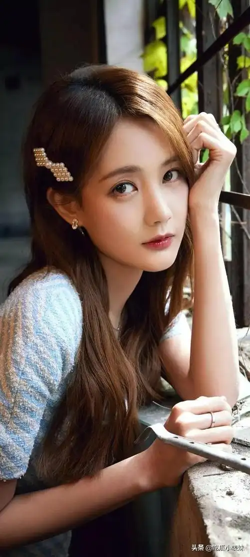 李一桐俏皮可爱清纯可人