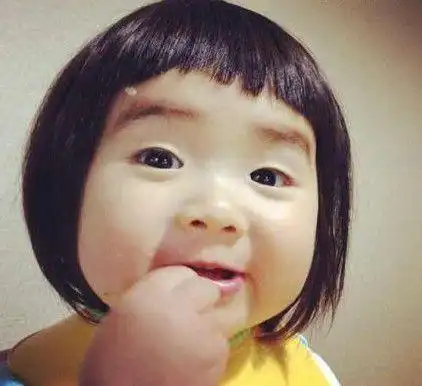 最萌小萝莉走红网络西瓜头萌翻小伙伴