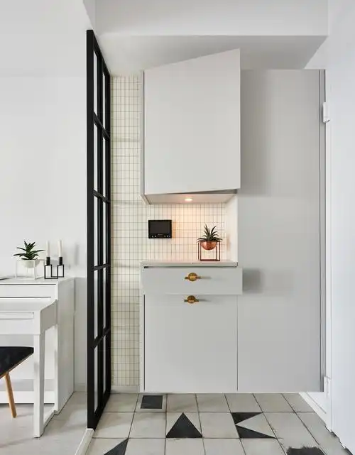 现代风格小户型进门鞋柜装修效果图欣赏