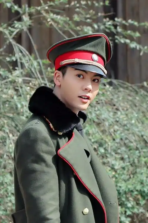 壁池| 陈伟霆的军装造型,把我迷得不要不要的