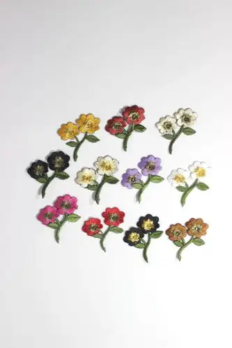 diy小花立体刺绣花标章布贴 羽绒服刺绣补丁贴 服装饰品可定制