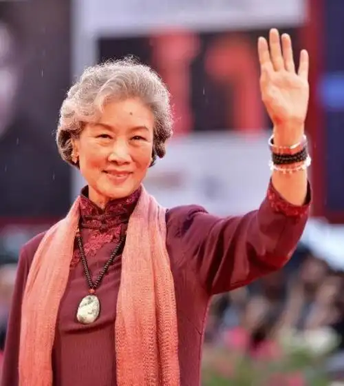 原创她是国家一级演员:儿子是导演,儿媳是影后,女儿更是国人的骄傲