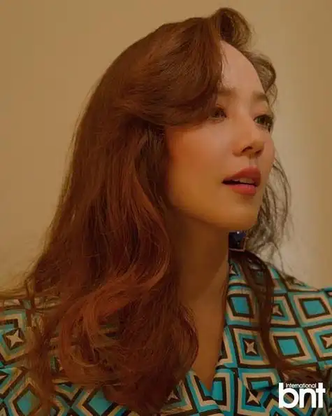 韩国女艺人柳真最新杂志写真曝光