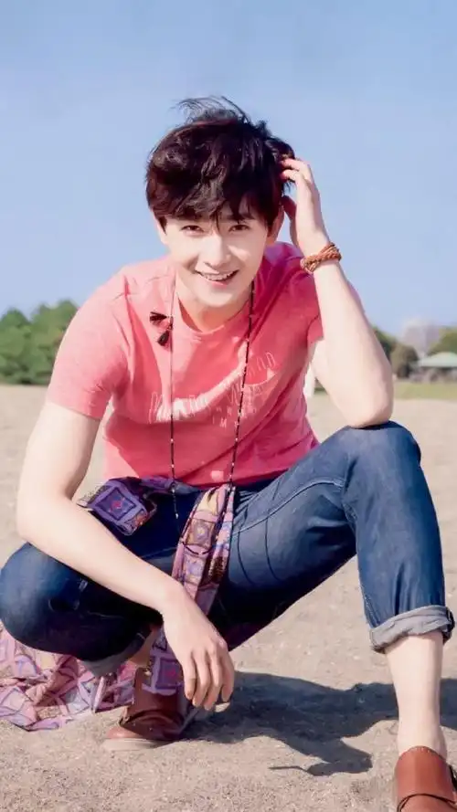 杨洋#电视剧电影综艺花絮路透生日会跳舞舞蹈 西装机场私服造型 活