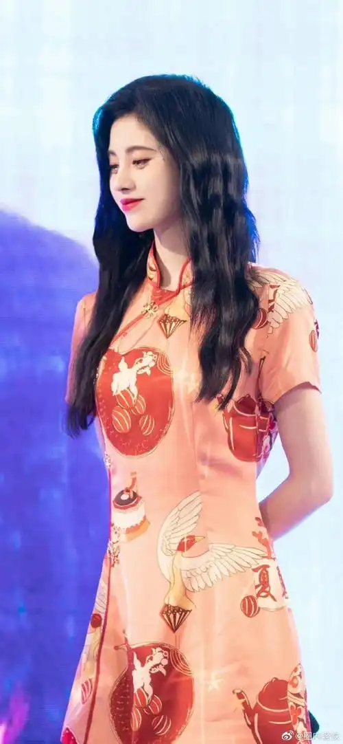 鞠婧祎旗袍造型