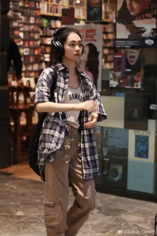 段奥娟和唱片店有个约会