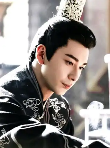 盘点那些惊艳了时光的古装男神,这也太好看了吧