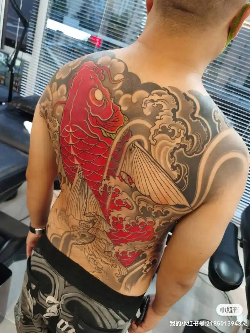 刺青工匠 满背传统.传统风格,题材蛇牡丹,霸气结合了柔美.牡 - 抖音