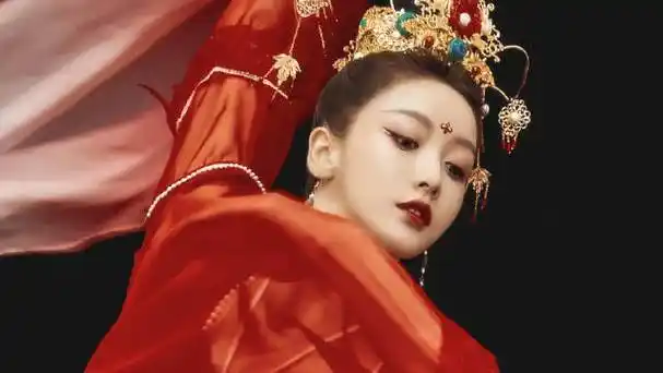 姜贞羽红衣水袖舞