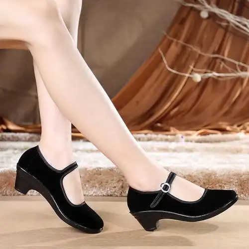 一折女鞋黑色布鞋_老北京布鞋女黑色高跟鞋秋季单鞋女鞋中老年舞蹈