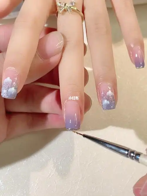 夏日小清新云朵渐变美甲7878