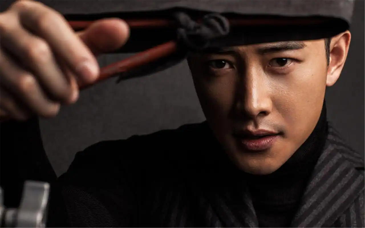 罗晋黑色低调内敛写真图片桌面壁纸