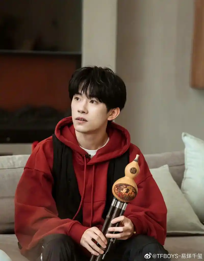 朋友请听好第一季,喜欢看千玺放松下来的样子060606#易烊 - 抖