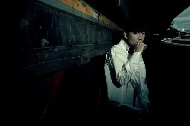 林俊杰 写真 林俊杰发新曲 >>>点击观看《伟大的渺小》