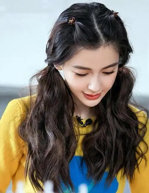 女生扎马尾时,尽量别犯这4个错误!显土又老气,颜值再高也白搭