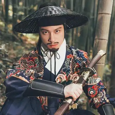 霸气锦衣行带刀头像,唯美古风男生真人头像