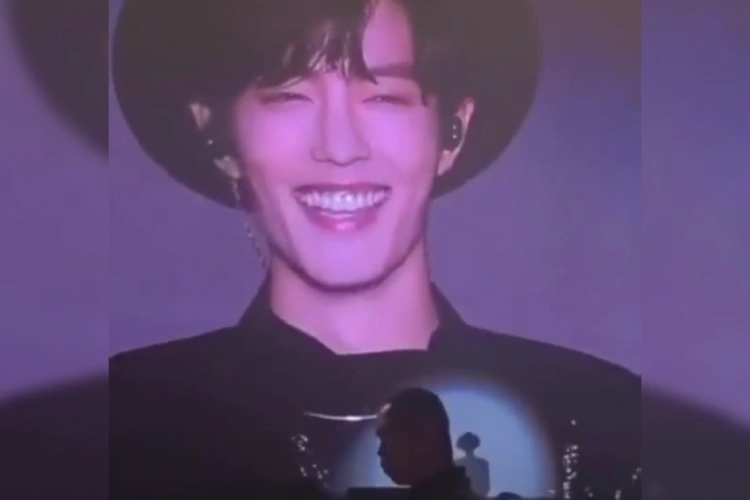 肖战上过热搜最动人的笑容,清澈自然,纯粹而温暖