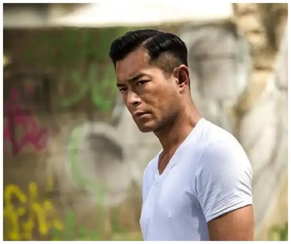 古天乐刚出道皮肤白皙经高人指点晒黑后爆红