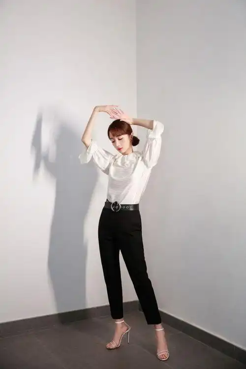 黑白配最简单单学胡冰卿style提升一个时尚等级