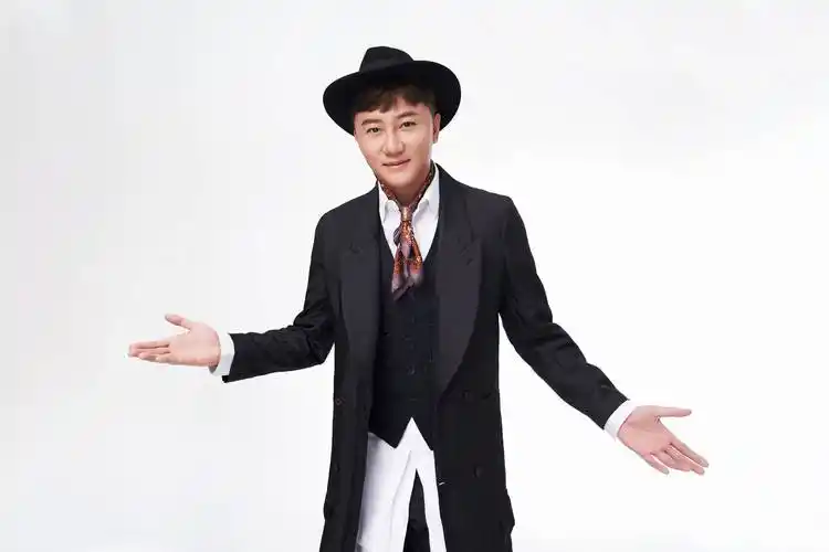 歌手关喆众大咖好友为关喆送祝福,沉浸式现场演绎经典歌曲作为关喆的