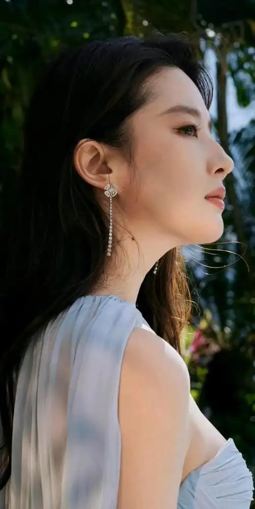 探秘刘亦菲的美丽标志:美人痣背后的故事