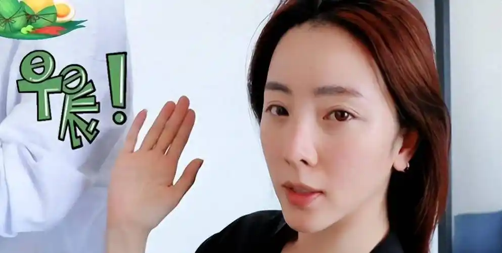 电视主持李思思素颜似少女,工作私下性格好活泼,后台嗨歌打节拍_生活