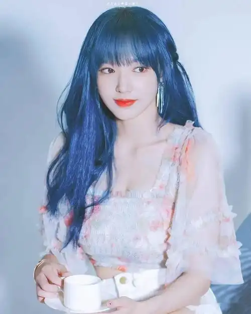 9?程潇主演甜美性感电竞美少女