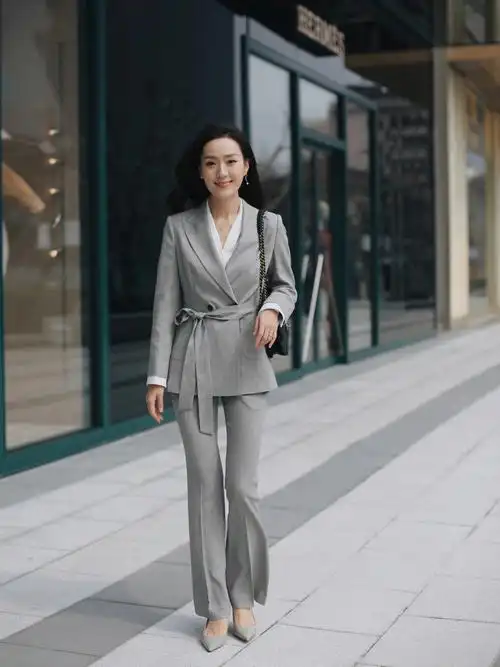 姐姐的高跟鞋和西装穿搭永远第一