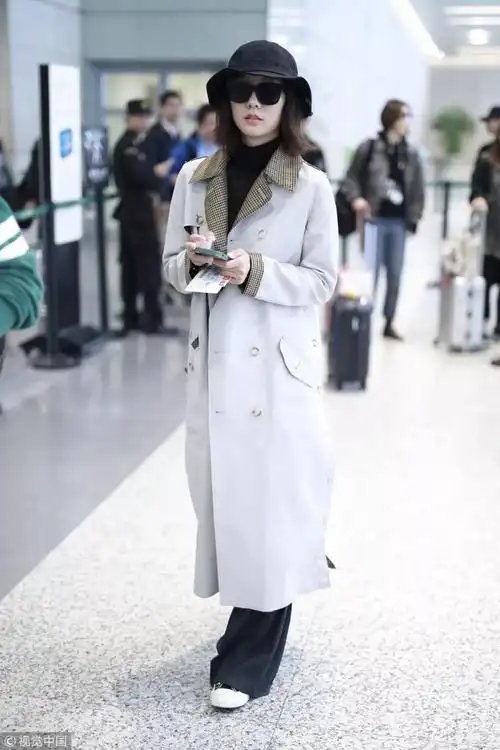 降温了这一波女明星的机场穿搭很实用