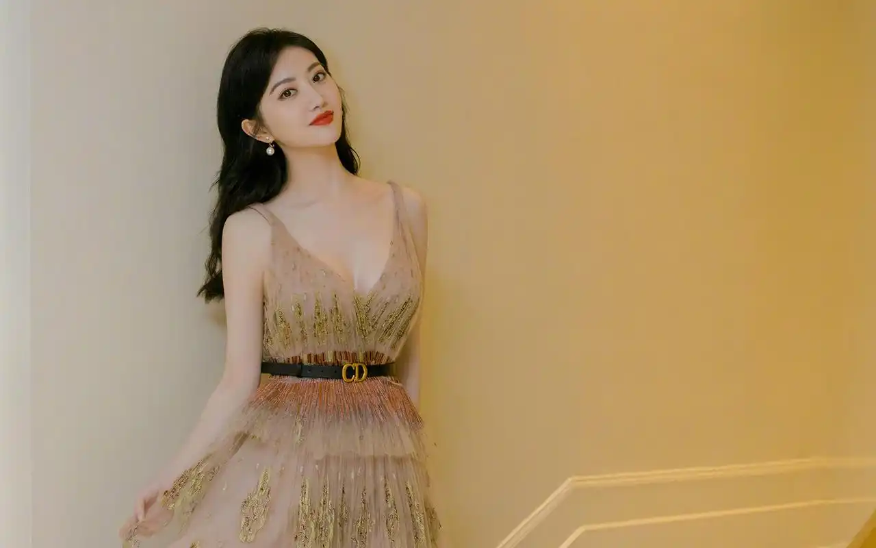 景甜性感优雅高清桌面壁纸